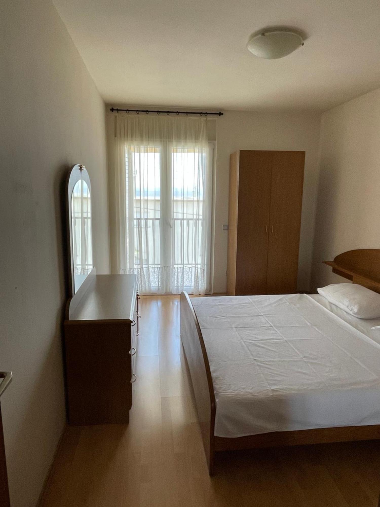 Apartment Iva Podstrana Bagian luar foto